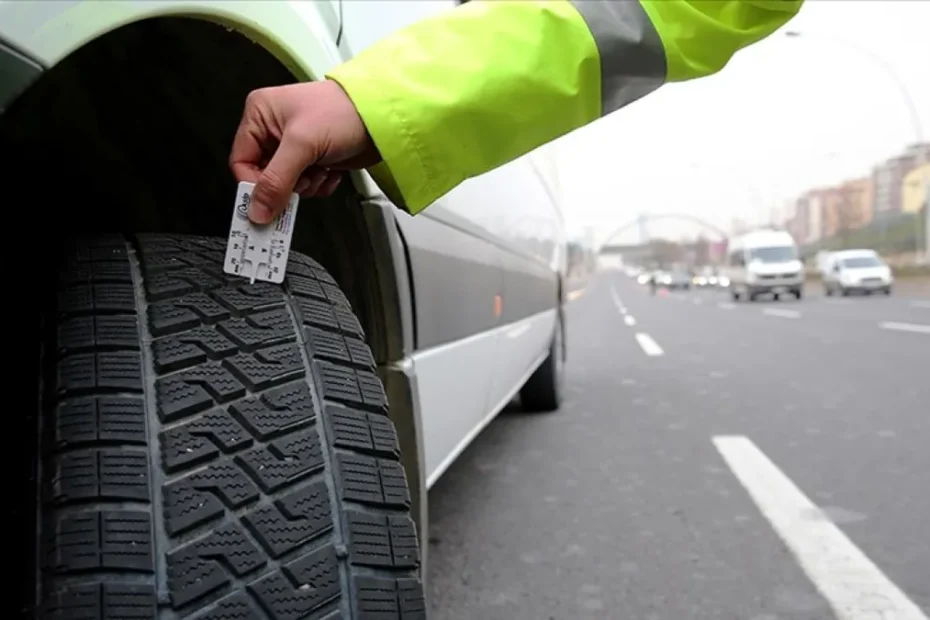 Sürücüler için yarından itibaren zorunlu olacak! Bakan Uraloğlu'ndan kış lastiği uygulaması uyarısı