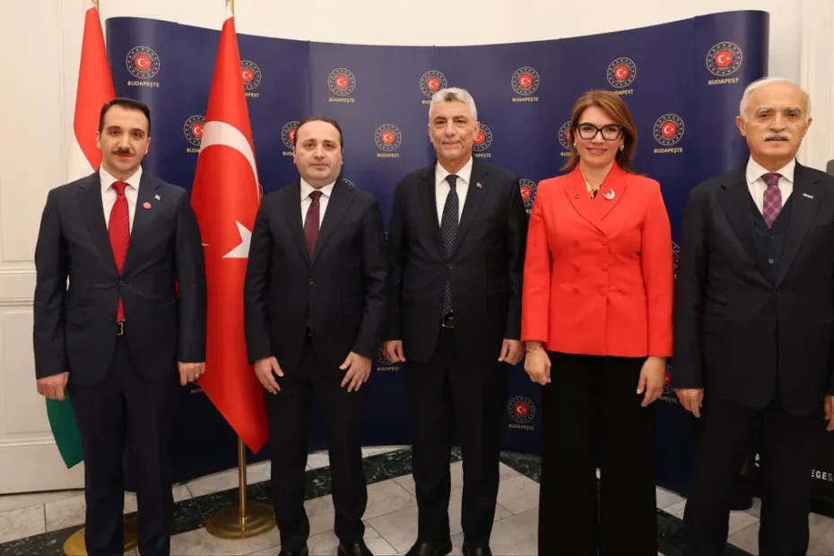 Bakan Bolat, Türkiye’nin Budapeşte Büyükelçiliği’ni ziyaret etti