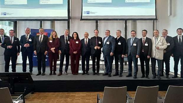 Almanya-Türkiye Ekonomik İşbirliği Stuttgart'ta masaya yatırıldı