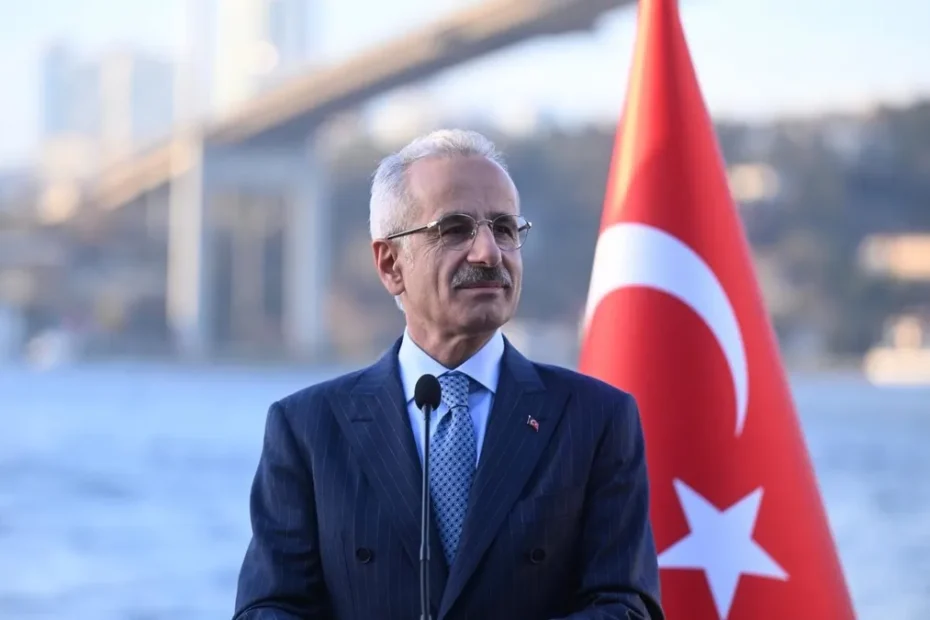Türk boğazları dünya ticaretinin merkezinde! Bakan Uraloğlu: "2025’te 84 bin 640 gemi geçti"