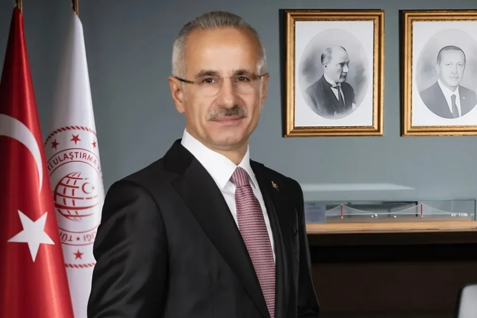 Türkiye'nin ürettiği ilk hızlı tren raylara iniyor