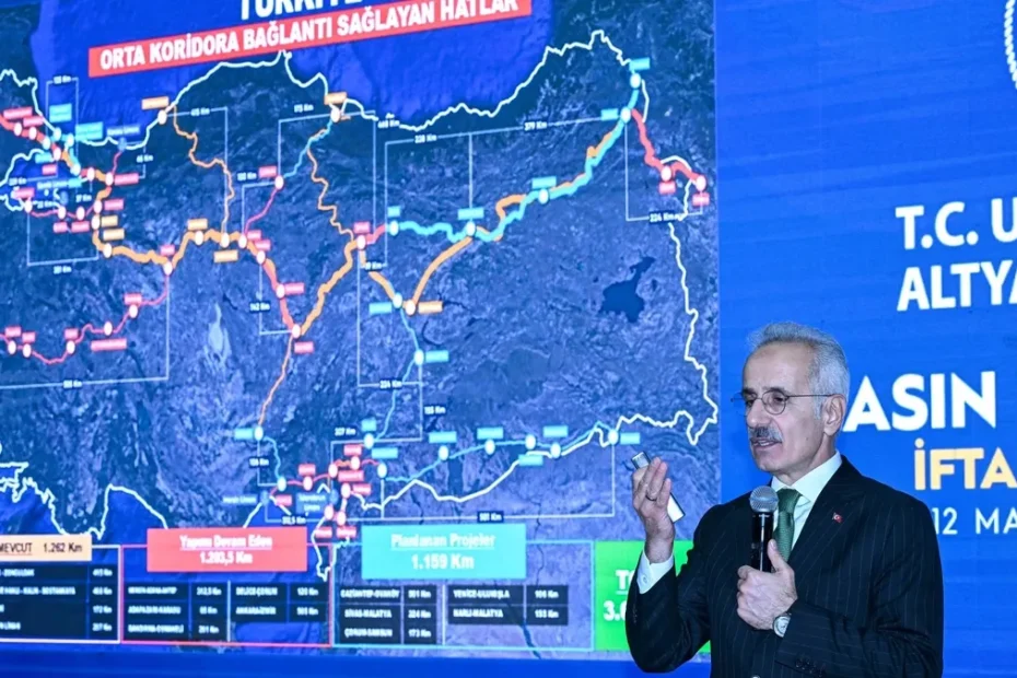 Ankara’ya dev metro hattı geliyor! Bakan Uraloğlu Esenboğa ve Sincan için tarih verdi