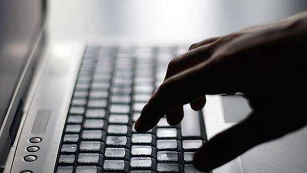 İran'da ekonomiye 'internet' darbesi: Zarar açıklandı