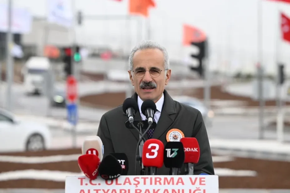 Tatilciler Afyon'u rahat geçecek! Bakan Uraloğlu'ndan açıklama