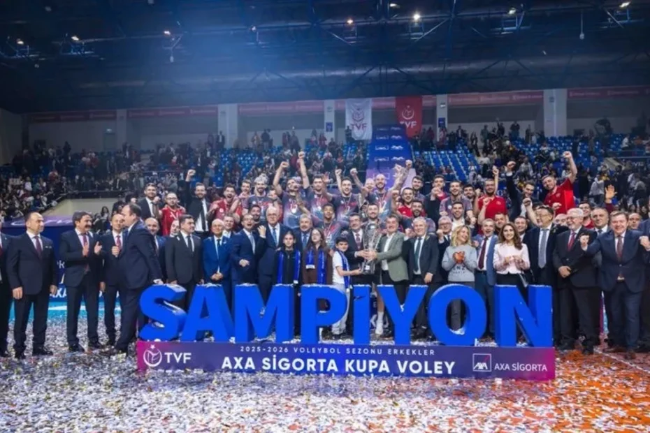Ziraat Bankkart lig ve Avrupa'da yakaladığı çıkışı Kupa Voley zaferiyle taçlandırdı