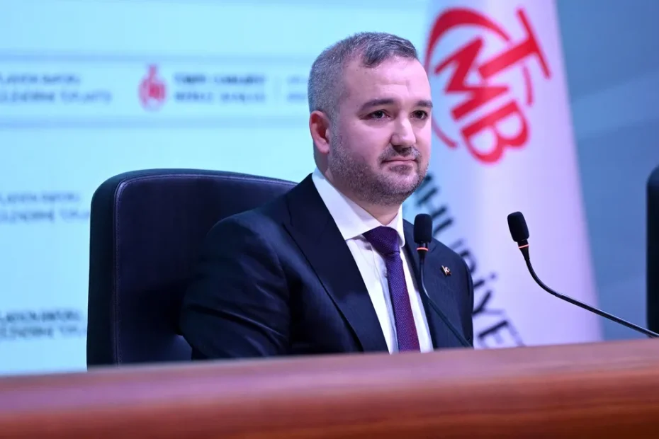 TCMB Başkanı Karahan'dan ihtiyatlı duruş mesajı: Enflasyon görünümünün tekrar aşağı yöne evirilmesini sağlayacağız