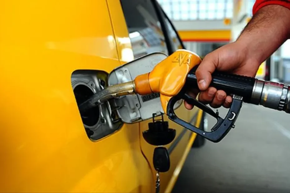 Motorin ve benzinde 10 günlük dev satış! Araç sahipleri litre litre akaryakıt aldı